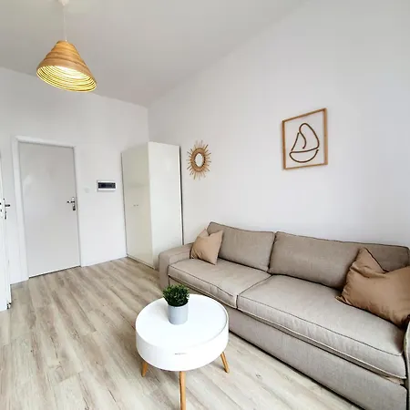 78 Apartment *